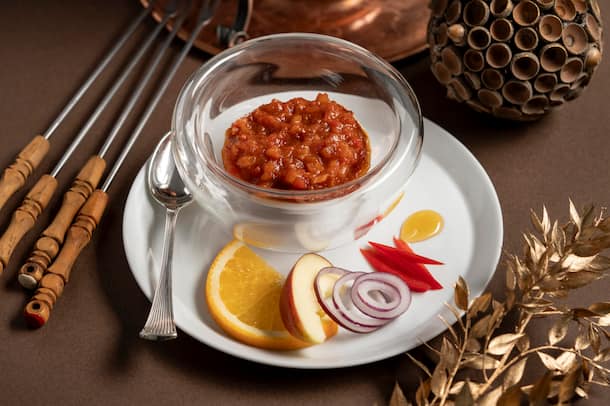 BBQ-Sauce by Bernadette Lisibach Orangen-Apfel-Schalotten-Peperoni-Honigsauce zu Fondue Chinoise by Bernadette Lisibach, in Lömmenschwil