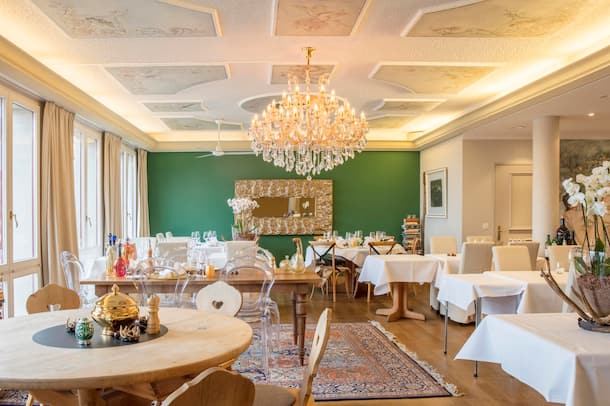 Zum Kaiser Franz im Rössl ABGEGOLTEN - Innenansicht - Zum Kaiser Franz im Roessl Rössl - Zug, 25.10.2017 - © Lucian Hunziker HOT TEN Schnitzel_Juni 2021