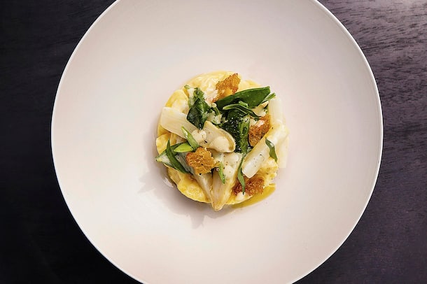 Kartoffelsalat mit Spargeln und Spinat Saucen & Salate von Fabian Lange