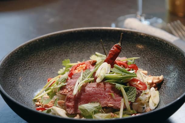 Thai-Beefsalad mit Rindsentrecôte Thai-Beefsalad mit Rindsentrecôte