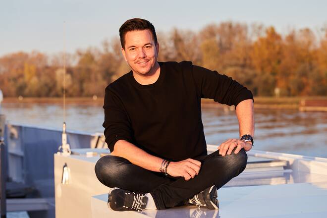 Reisebüro Mittelthurgau Dario Cadonau kocht auf Excellence Countess auf Rhein November 2021