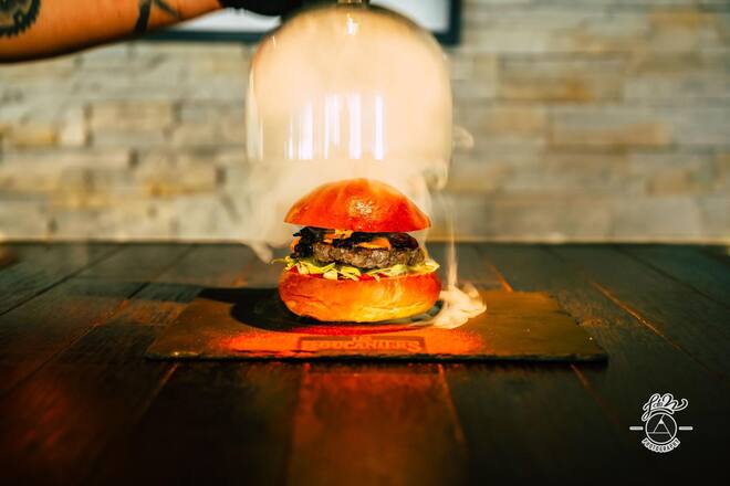 Les Boucaniers burgers