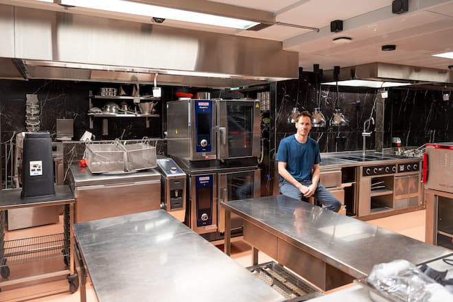 Markus Arnold Chefkoch Steinhalle Bern zieht mit seinem Team ins MYLE am Bahnhof Bern um