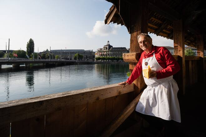 Markt in Luzern Rolf Beeler Käsehändler 2022