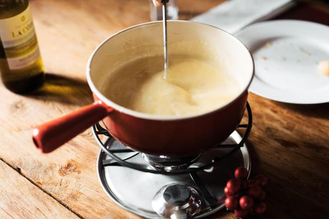 Boeni tranchiert: Fondue von Rolf Beeler, Maître Fromager - Mellingen - November 2023 - Copyright Olivia Pulver