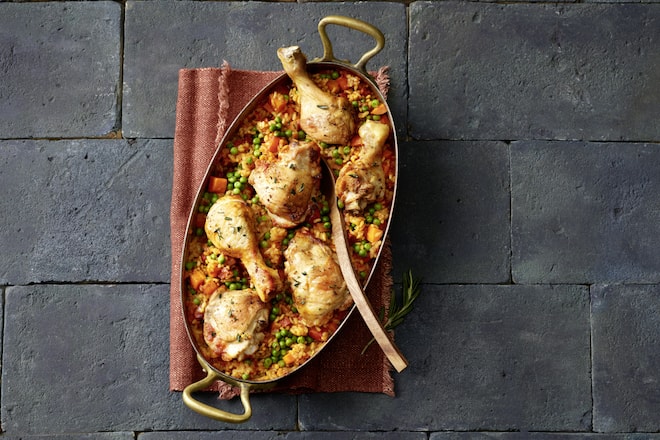 Rezept: Pouletschenkel-Paella aus dem Ofen