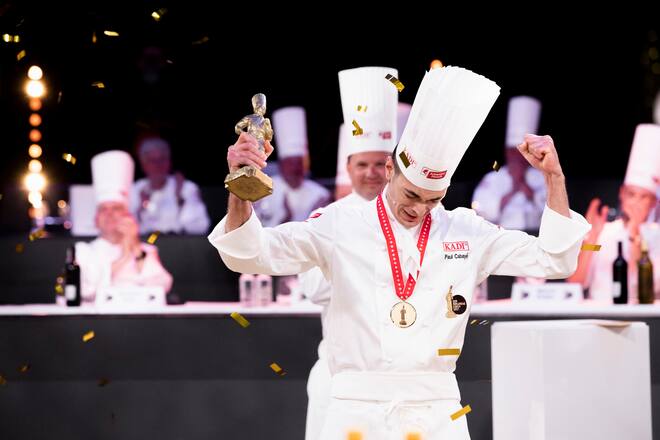 Goldener Koch, Finale 2021 Gewinner: Paul Cabayé (28), Chef de Partie Fleisch im Restaurant de l'Hôtel de ville de Crissier © Jonas Weibel   HO Kadi,  flavia.staehli@kadi.ch