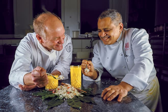 Gstaad Palace indische Gerichte von Ravi Bajaj Dezember 2021 Culinary Director Franz Faeh mit indischem Chef Ravi Bajaj