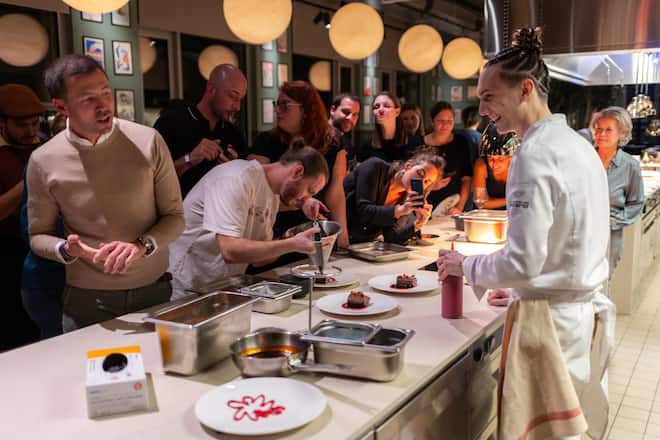 QaQa Services AG, Betreiber von Versand und Onlineshops, Presseb