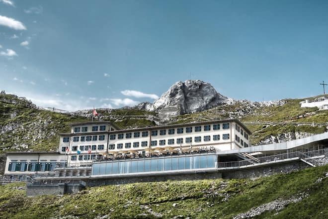 PILATUS-BAHNEN - Historisches Berghotel Pilatus-Kulm, erbaut 1890, auf 2132 Meter ueber Meer. Historic Pilatus-Kulm Mountain Hotel, built 1890, on 2132 meters above sea level. Copyright by Pilatus-Bahnen AG By-line:swiss-image.ch/ Armin Graessl