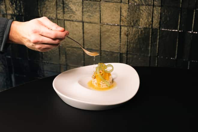 Selleriesalat mit Grand Marnier-Vinaigrette.