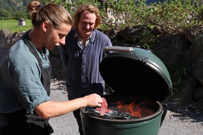 John und Christian am Big Egg Grill GaultMillau Golf Turnier in Engelberg