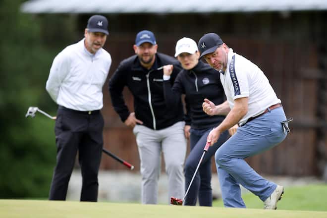 Birdie! Im Schweizer Illustrierten Flight spielten Alessandro Seralvo, Karim Twerenbold, Monja Mätzler & Geny Hess (v.l.).