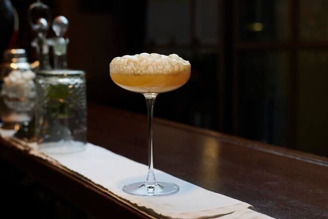 Old Crow Bar in Zürich Swiss Mountain Spring