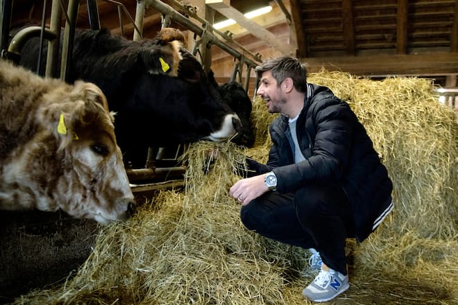 Schweizer Fleisch Chef Sven Wassmer bei Metzger Michael Vogt Staad SG