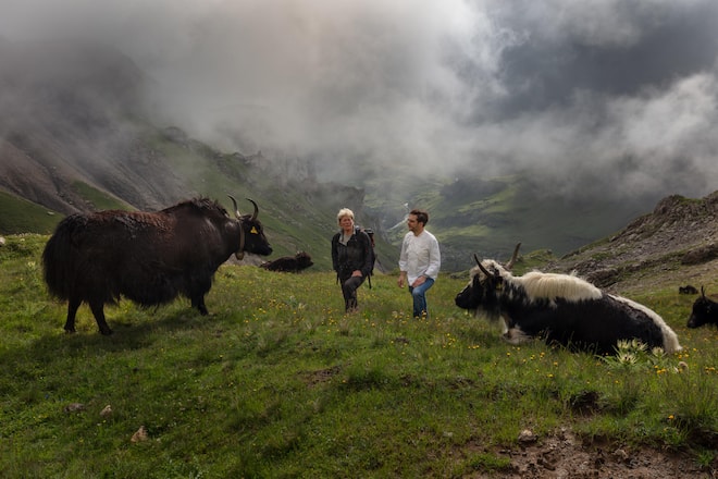 Küchenchef Silvio Wieland mit Yak-Züchterin Regula Oehrli