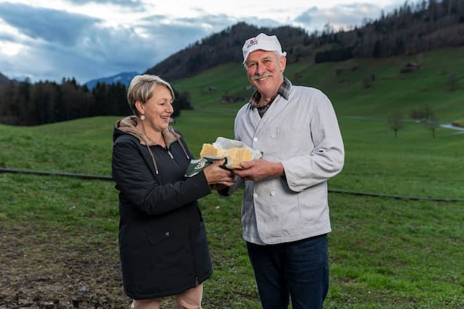 Tavolata bei Bernadette Odermatt, Oberbürgen, mit Sbrinzkäser Sepp Bircher