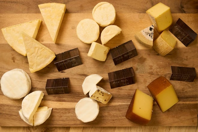 Kuhkäseplatte. Käsebuffett Valentinstag Essort, Bern, Gastgeber Urs und Karin Lüthi, 14.02.2023, Foto Lucia Hunziker