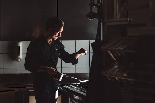 Tobias Hösli, Chefkoch, Marktküche Zürich (Veganes Restaurant) - 12. Juli 2020 - Copyright Olivia Pulver Marktküche, Restaurant Marktkueche, Tobias Hoesli, Fooby Porträt © Olivia Pulver