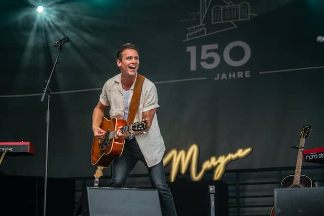 Konzert Bastian Baker, Bühne Piazza