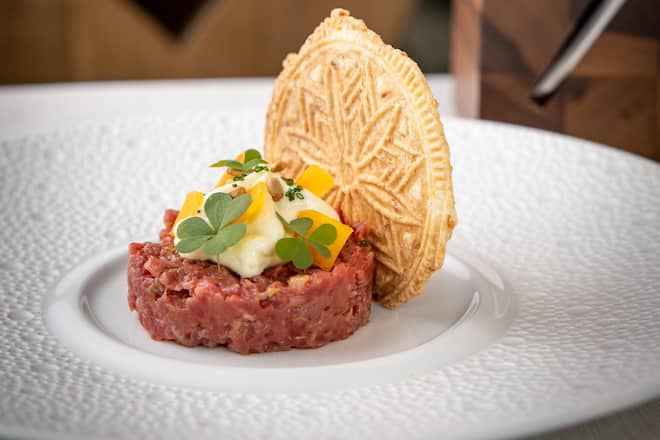 Rezept: Tatar vom Angus-Rind &amp; Bergkartoffel-Espuma