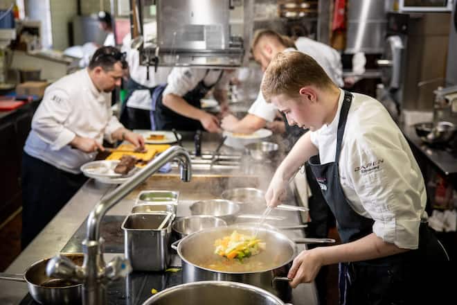 Martin Thommen und Küchenteam