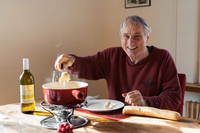 Boeni tranchiert: Fondue von Rolf Beeler, Maître Fromager - Mellingen - November 2023 - Copyright Olivia Pulver