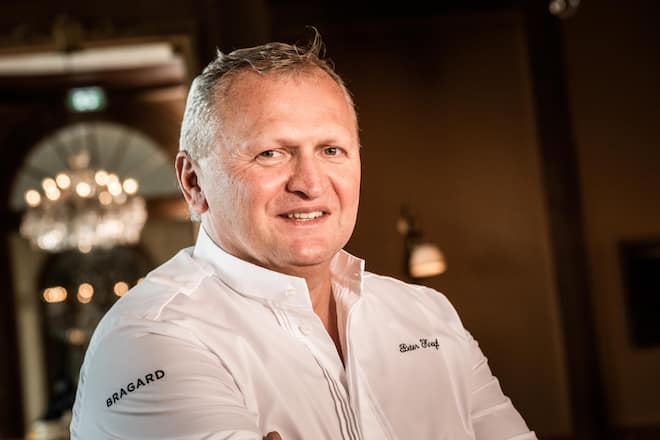 Peter Knogl 2021 Peter Knogl, Cheval Blanc, Hotel Les Trois Rois, les trois rois, Basel © Thomas Buchwalder