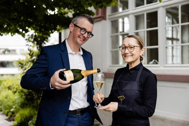 Das Stucki ist jetzt eine Krug-Ambassade. Tanja Garndits mit Jérôme Jacoillot.
