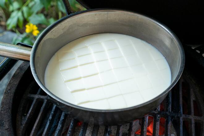 Restaurant Silex , George Tomlin , Zürich, kocht mit Big GreenEgg, Käseherstellung