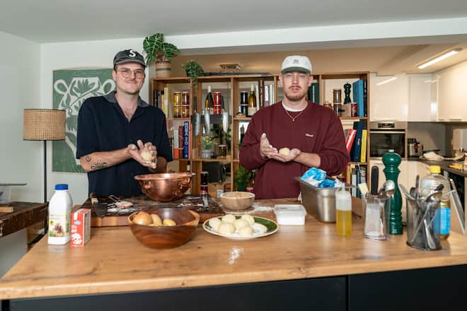 Manillio bei Noah Bachofen , in Bachofens Studio in Glarus