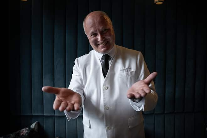 Colin Field, Barkeeper