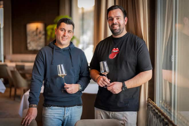 Tuna Cutting Show, the Art of Tuna Four-Hands-Dinner im Hotel Grace in St. Moritz. Kevin Fernandez und Sous-Chef Mattihas vom Talvo Champfèr fotografiert am 24. Februar 2026. Bild Yanik Bürkli