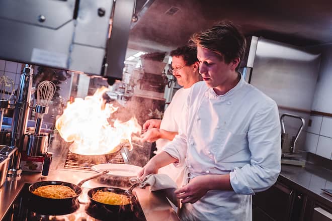 Leberli, Nierli, & Schulter vom «Gitzi-King»! Vater und Sohn, Joel und Robert Gisler.