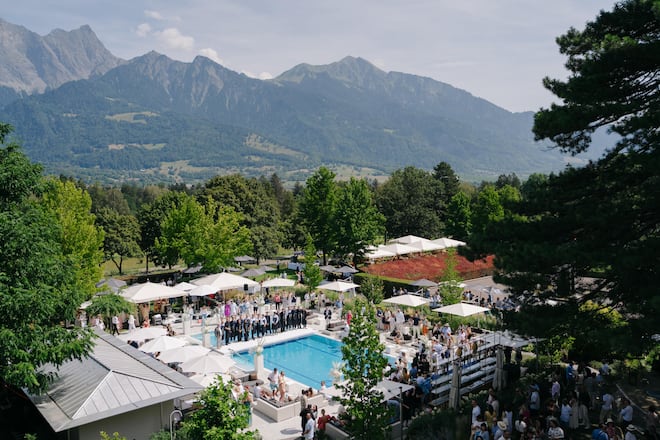 alle Köche auf Poolsteg - GaultMillau Garden Party 2026 - Grand Resort Bad Ragaz - 9. August 2026 - Copyright Olivia Pulver