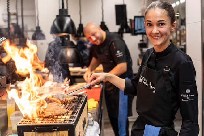 25.10.2026, Bad Ragaz â Shefâs Kitchen Party, GaultMillau 2026, Grand Resort Bad Ragaz Monika Huber (Wirtschaft am Schlössli, Bottighofen) an ihrer Kochstation. © Valeriano Di Domenico