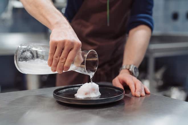 In Natriumacetat gegarter Lachs - Birdy's by Achtien, Brunnen - Christian Vogel - April 2023 - Copyright Olivia Pulver