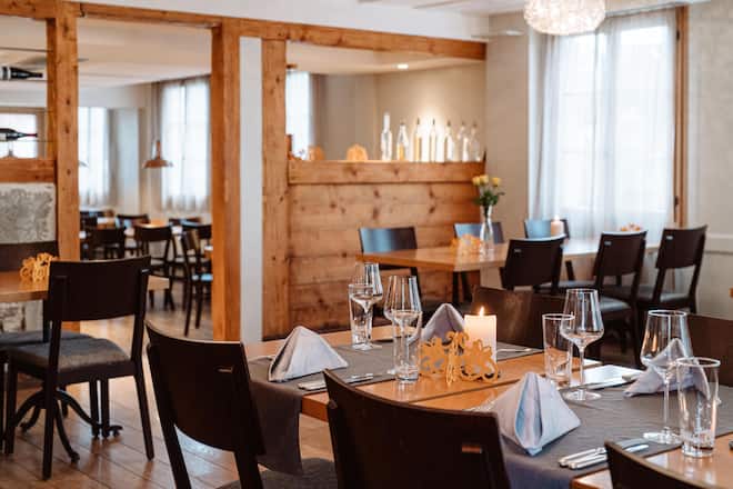 Patrick Germann (Bären in Schwarzenburg) bezieht seine Forellen von der naturnahen Bio-Zucht Naturkreislauf - Schwarzenburg - 05/2023 - Copyright Olivia Pulver