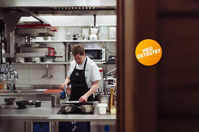 Patrick Germann (Bären in Schwarzenburg) bezieht seine Forellen von der naturnahen Bio-Zucht Naturkreislauf - Schwarzenburg - 05/2023 - Copyright Olivia Pulver