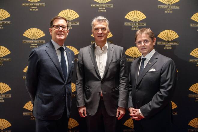 von links Mark Bradford (GM), Sergio Ermotti (CEO) & Laurent Kleitmann (CEO)