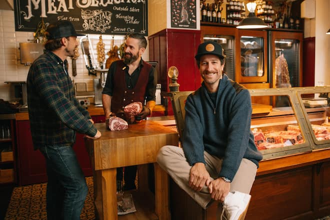 «Das haut auch Fleischkenner aus den Socken» 20.11.2025, Zürich, Williams Butchers Table Hegibachplatz, Marco Tessaro, Mario Pappa und Lucas Oechslin (photo by Remy Steiner for Gault Millau) Butcher's Table, Zürich