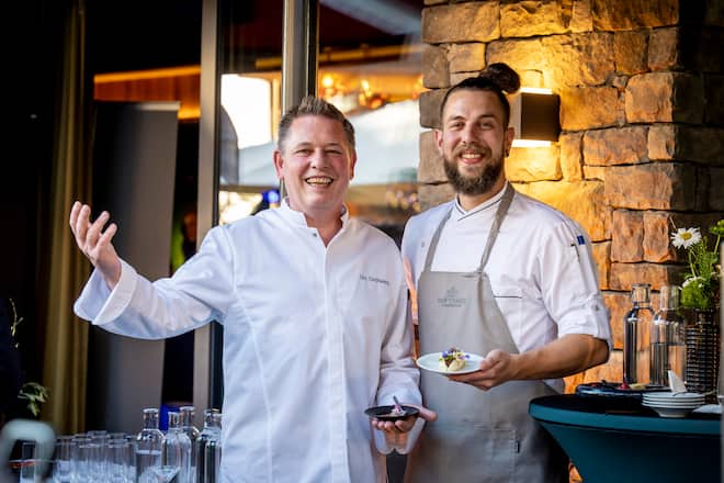 Urs Gschwend mit Sous Chef Márton Zuber («Bergwelt Grindelwald»).