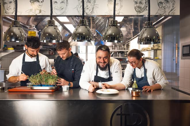 18.03.2026, Fribourg, Restaurant Des Trois Tours, Romain Paillereau und Team (photo by Remy Steiner for Gault Millau) Regionenreport Teil 2