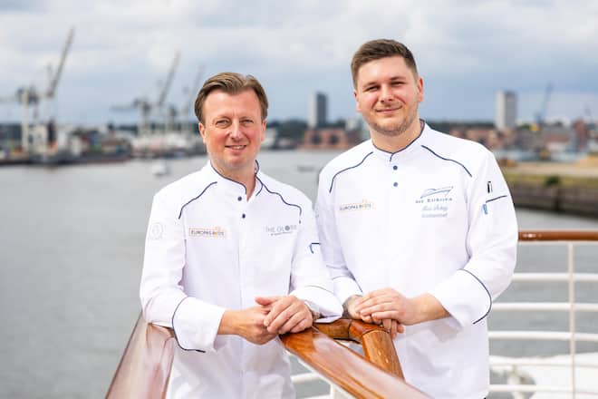 Heimspiel: Schiffskoch Ben Schütz (r.), Dreisterne-Chef Kevin Fehling. Führt an Bord das Gourmetrestaurant «The Globe».