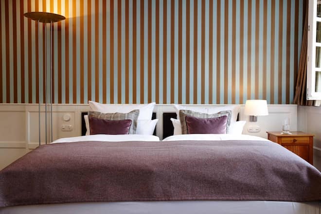 Waldhotel Stuttgart, die Schweizer Nationalmannschaft gastiert bei der Fussball-EM PDF an heike.deboer@ waldhotel-stuttgart.de