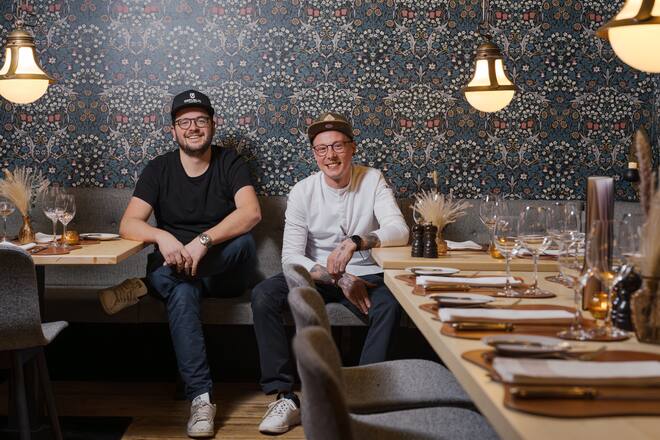 Gastgeber Alexander Aufdenblatten und Küchenchef Hannes Urban - Brasserie Emma, Zermatt - Januar 2024 - Copyright Olivia Pulver