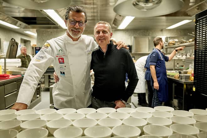 ESPACE WEISSHORN, le 9 octobre 2026, soirée des chefs avec Andreas Caminada en cuisine qui nous a régalé avec son menu ici avec Didier Decourten © sedrik nemeth