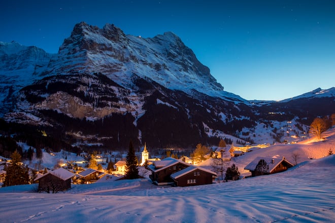 Skifahren und Schlitteln im Skigebiet Grindelwald-First. Aufgenommen im Januar 2019 in Grindelwald ©David Birri