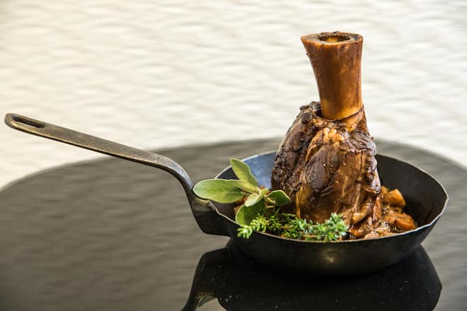 Stundenei mit Kaviar und Creme fraîche, Nenad Mlinarevic