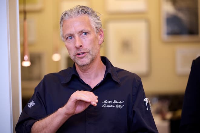 Er moderiert souverän die Kochshow der Politiker: Martin Göschel, Executive Chef in «The Alpina», Gstaad.